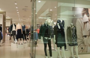 Acheter des vêtements pour le printemps : pourquoi se rendre sur le site d’une marque de prêt-à-porter ?